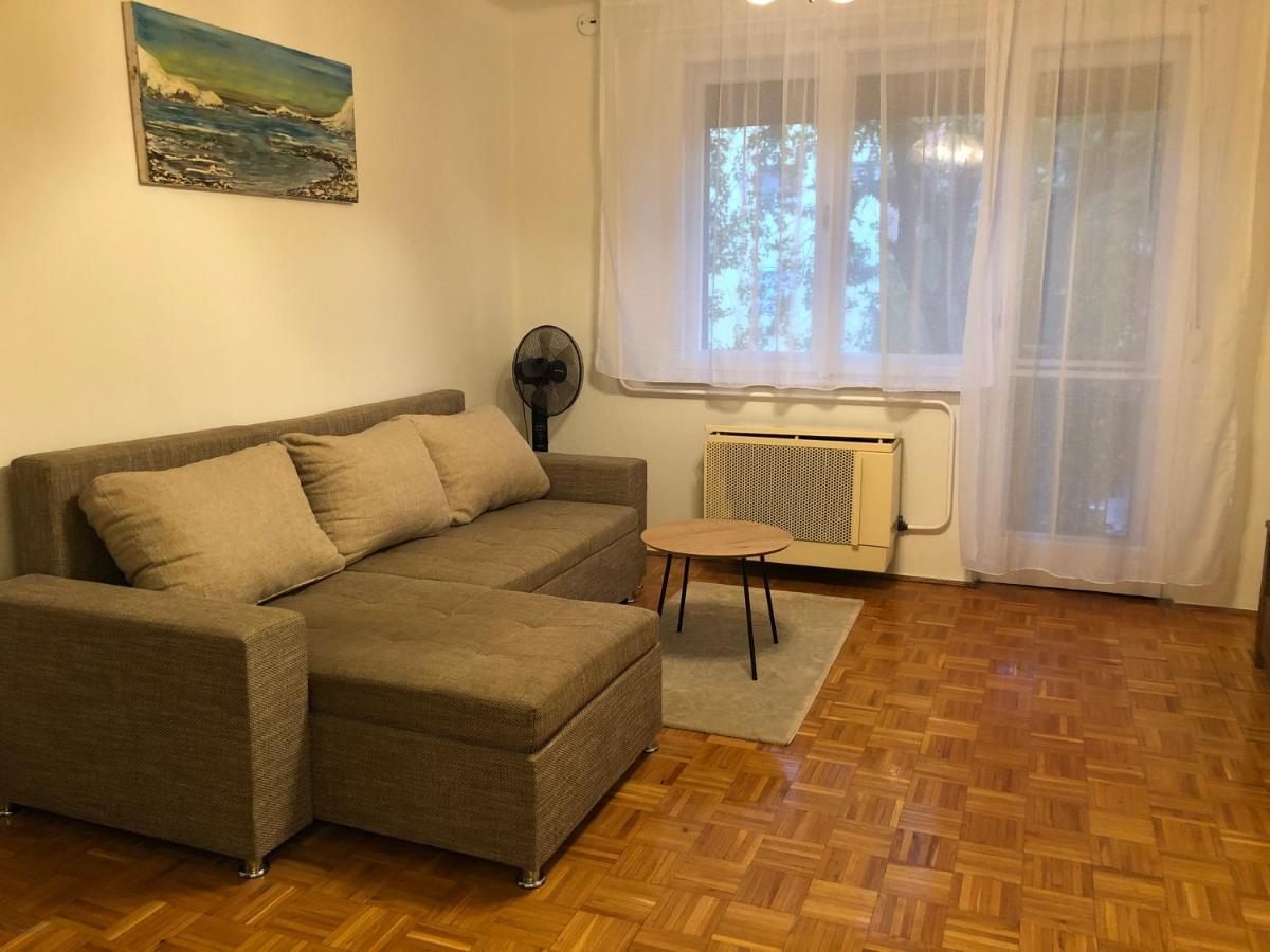 Karman Apartman - 2 Bedroom Entire Flat In The Center Ясберень Экстерьер фото