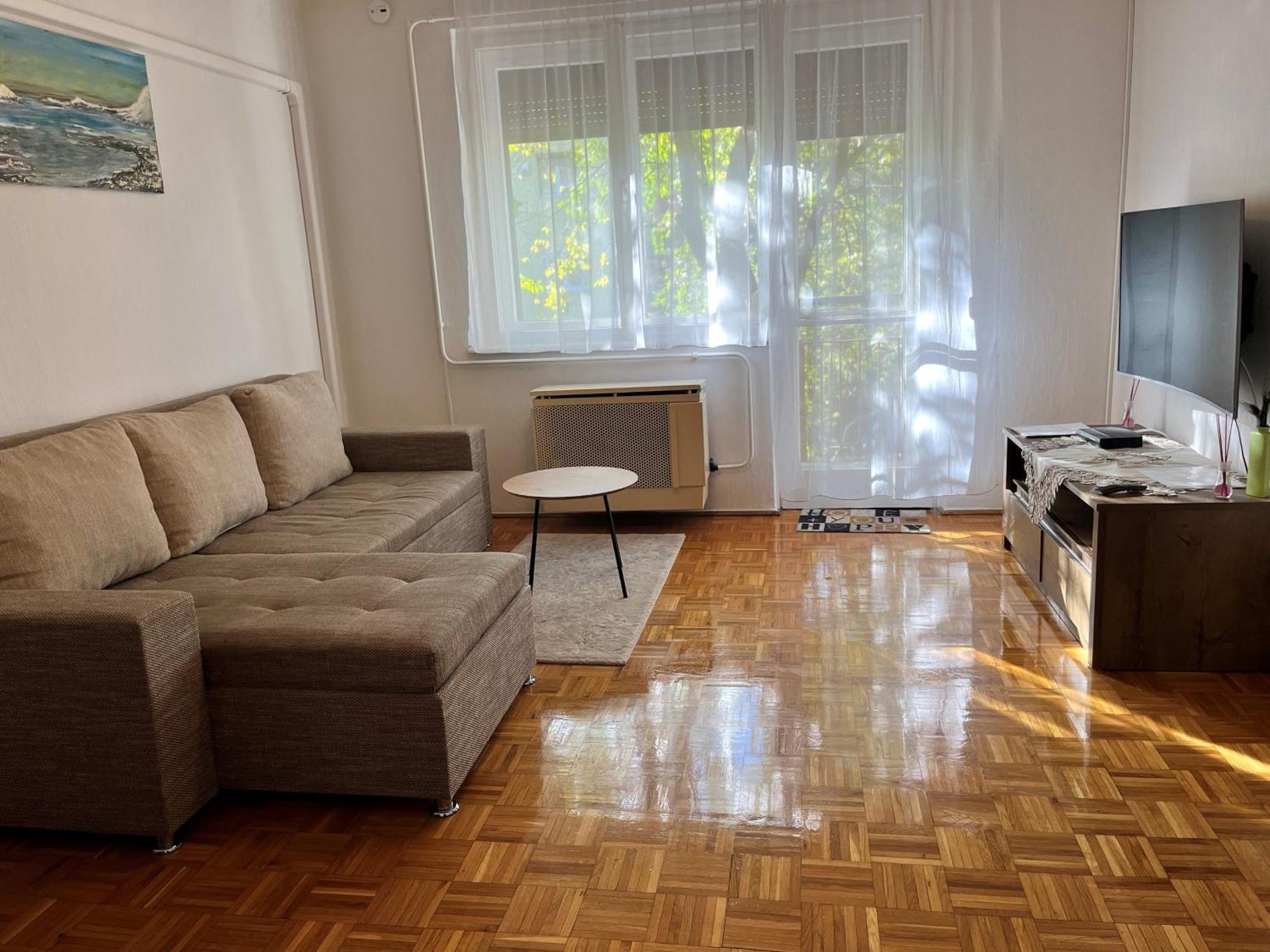 Karman Apartman - 2 Bedroom Entire Flat In The Center Ясберень Экстерьер фото